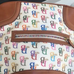 Dooney & Burke handbag 👝